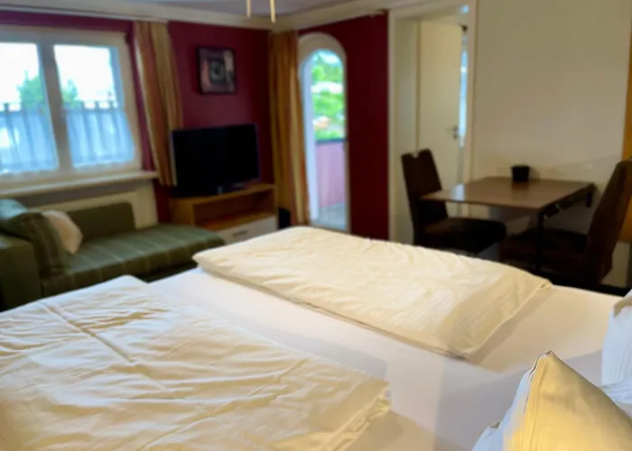Vintage-Hotel Charivari