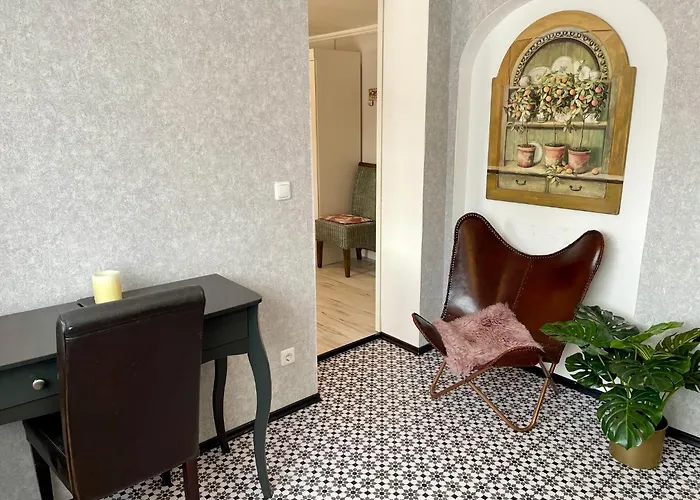 Vintage-Hotel Charivari