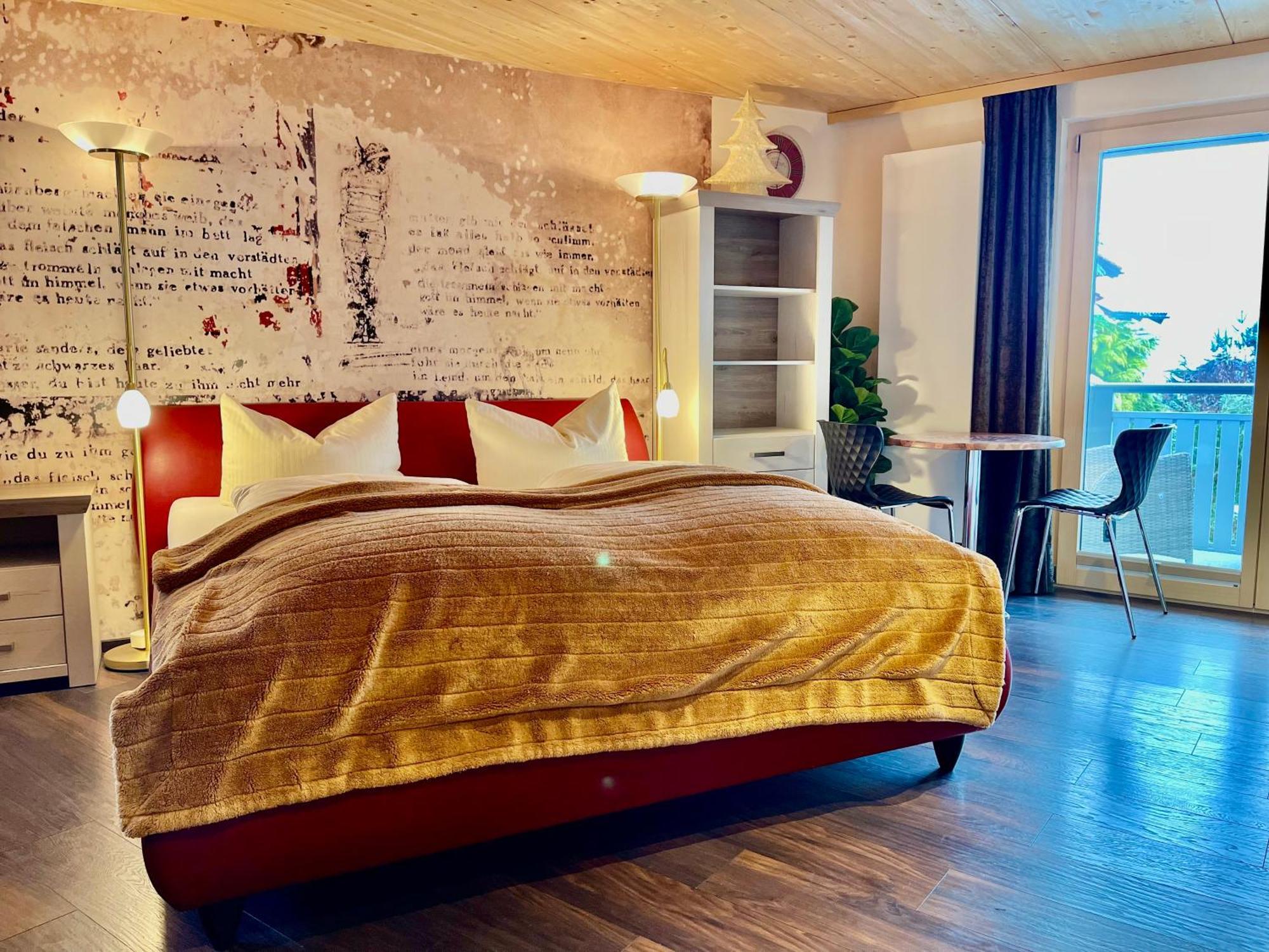 Vintage Charivari- Sommer Hoernerbahnen Kostenlos Mit Restaurant Hotel